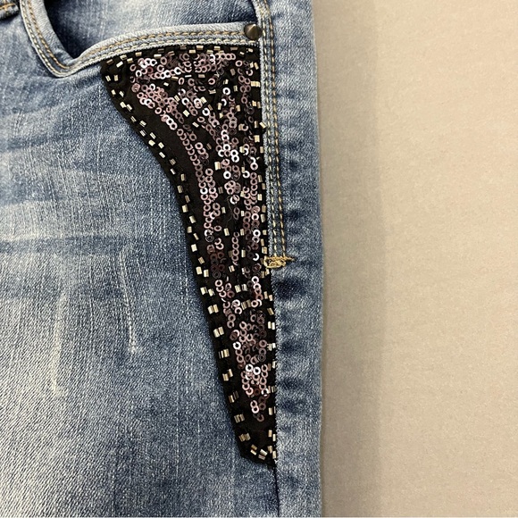 Suko Blue Sequin Light Wash Denim Capris - Picture 6 of 16